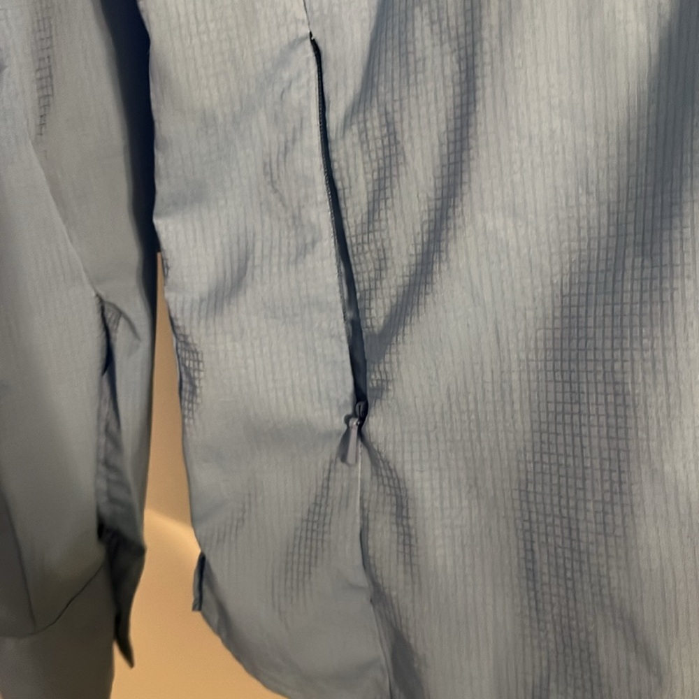 Columbia-PFG button down top - Picture 3 of 6